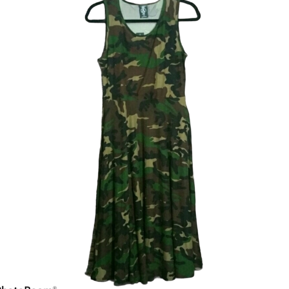 Agnes & Dora camo Angelou dress Small